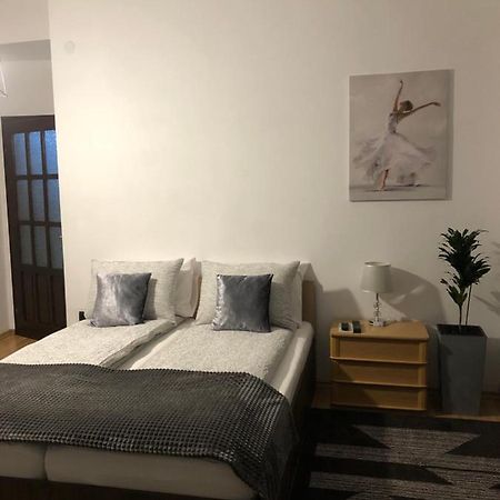 Apartament Basak 2 Apartment Deva Exterior photo