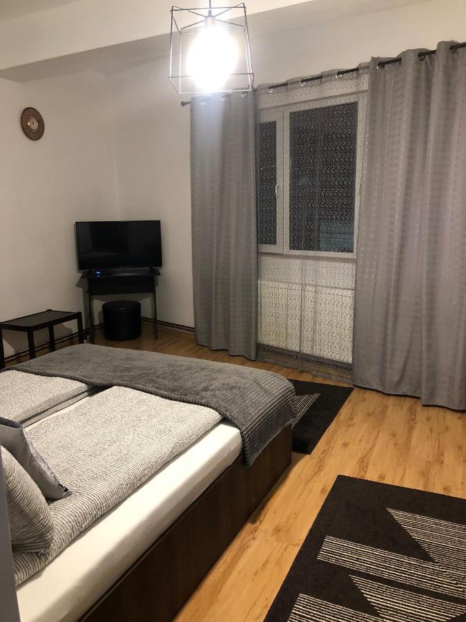 Apartament Basak 2 Apartment Deva Exterior photo